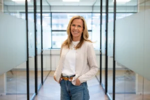 Caroline Schoenmakers op de vloer bij Home of Recruitment