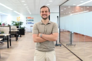 Jasper Bentvelsen op de vloer bij Home of Recruitment